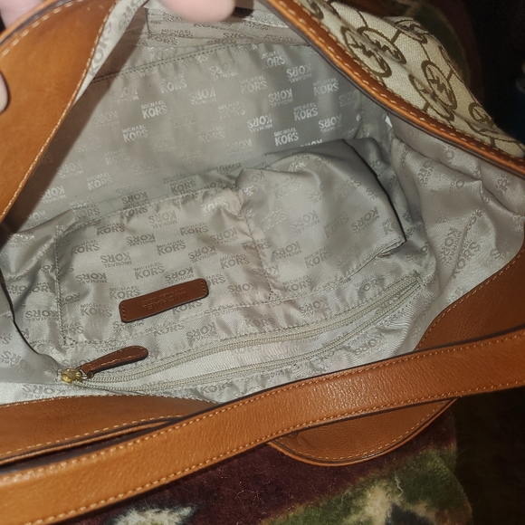 SOLD***Michael Kors handbag - Picture 3 of 7